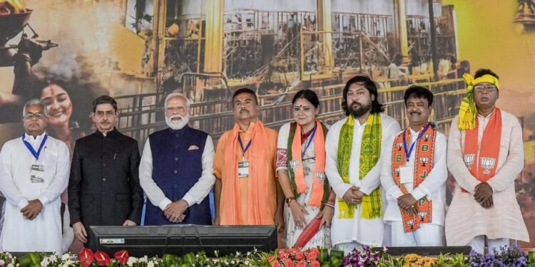 மேற்கு வங்கத்தின் முதல் பாஜக முதலமைச்சராக சுவேந்து அதிகாரி பதவியேற்பு: ஒரு புதிய அரசியல் சகாப்தம்!